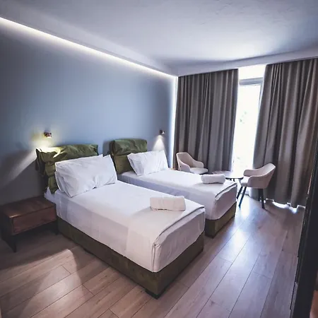 Aria 4*